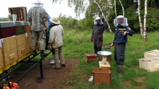 (10) Červen - Naše první medobraní