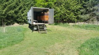 (12) Duben - Rozšiřování úlů o 1 nástavek na 2. stanovišti