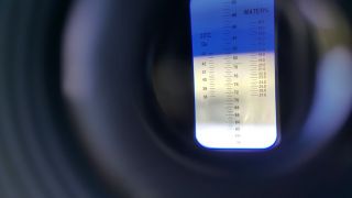 (22) Květen - První medobraní na stanovišti č. 1