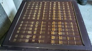 (28) Červen - Surový propolis připraven na sběr a následné zpracování