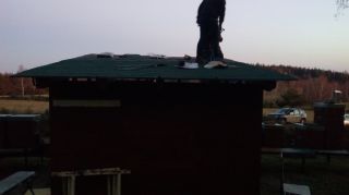 (16) Březen - Stavba úložné boudy pro 1. stanoviště (1.den stavby)