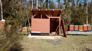 (17) Březen - Stavba úložné boudy pro 1. stanoviště (2.den stavby)