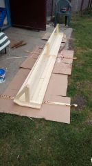 (22) Duben - Stavba náletu pro palpost včelích úlů na 1. stanovišti